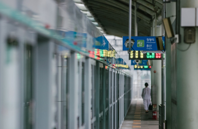 Court jails South Korean stalker accused of killing colleague