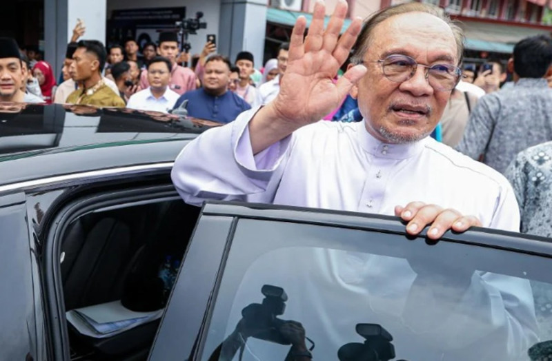 Negeri Sembilan crisis: Let it be resolved according to state laws - PM