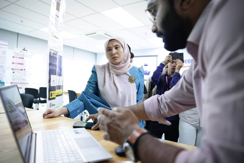 Nurul Izzah warns against surrendering independent thought to AI