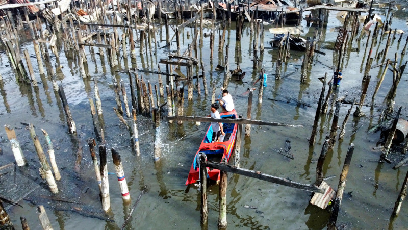 90 stilt houses burn down in Sandakan 