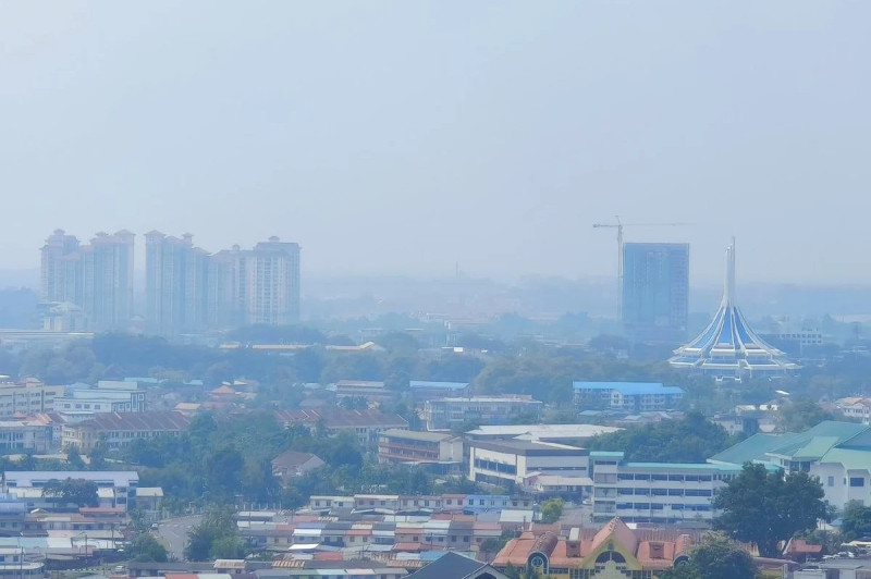 Sarawak haze worsens as eight areas enter unhealthy air quality zone