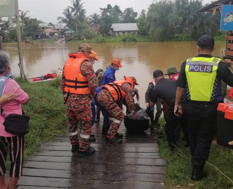 3 missing students in boating accident found drowned 