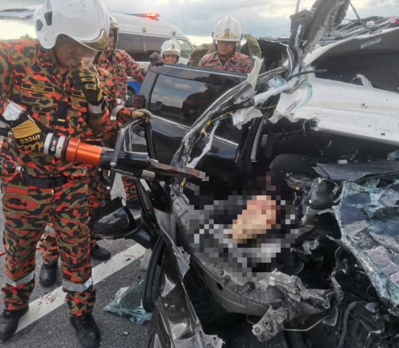 8 killed in crash on Pan Borneo Highway while fleeing police