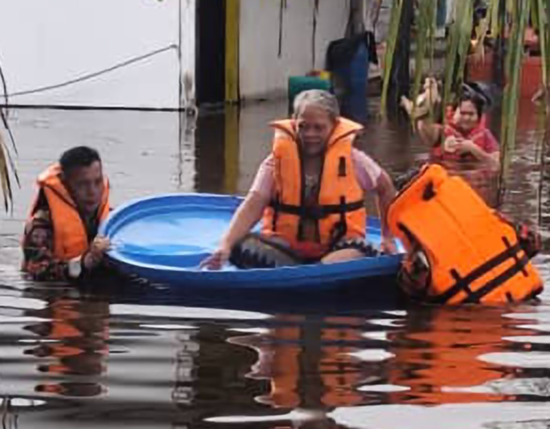 26 Sarawak districts on red alert for another possible round of floods