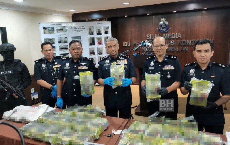 Two men held with RM1.56 million worth of meth in highway drug bust