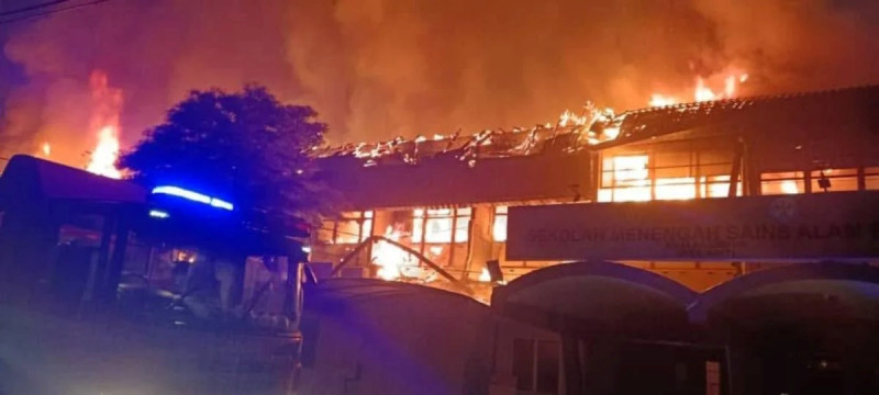 Fire guts administrative block of Alam Shah Science School