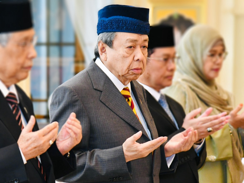 Selangor Sultan reminds politicians, especially non-Muslims, not to interfere in matters related to Islam
