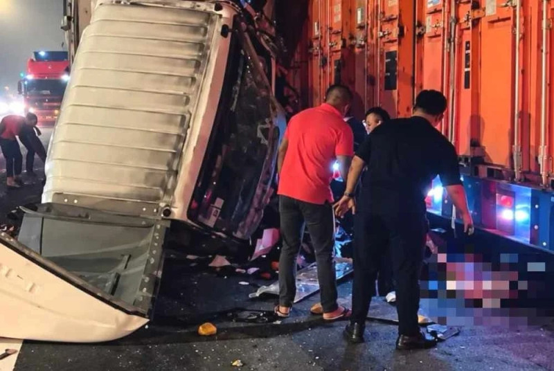 JPJ officer killed, colleague seriously hurt in PLUS Highway crash