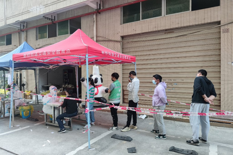Shenzhen eases lockdown as pandemic gnaws at China economy