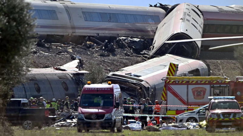 Spain train collision kills 68 as minister cites rail safety system failure