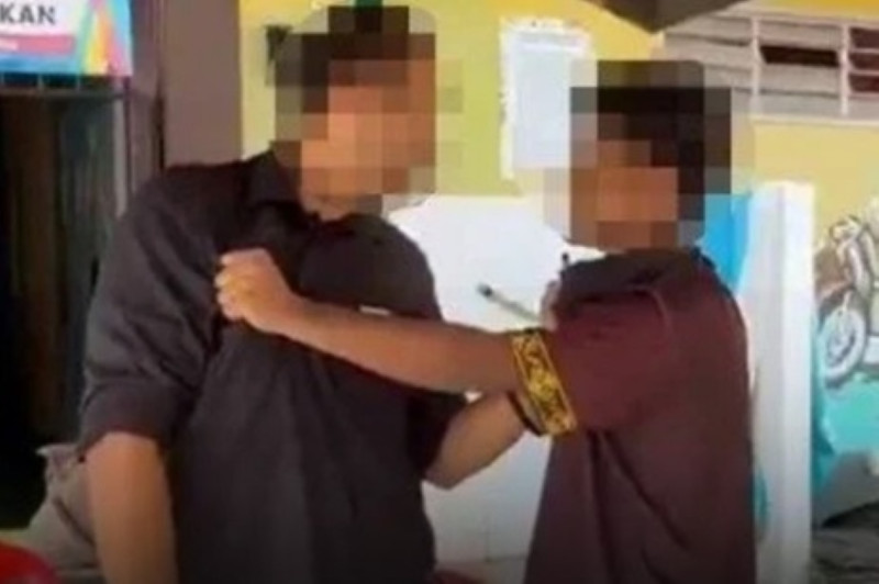 Student accused of punching teacher changes plea to not guilty