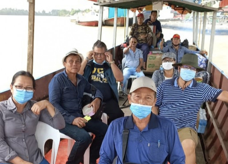Sarawakians head out for voting amid rain in numerous rural areas
