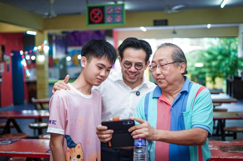 Steven Sim welcomes fourth ‘adopted’ USM student, extends lifeline to youth facing hardship
