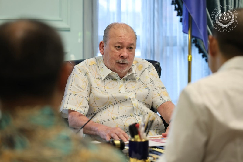 King calls for uncompromising anti-corruption measures across state departments