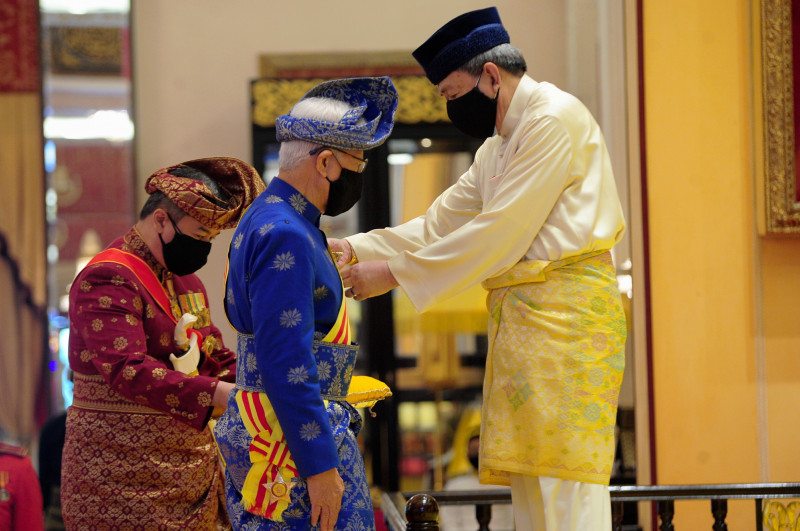 Dr Noor Hisham among 57 conferred state awards by Selangor sultan