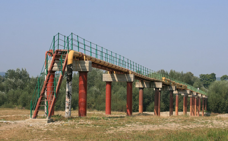 Ukraine halts Russian oil transit due to sanctions