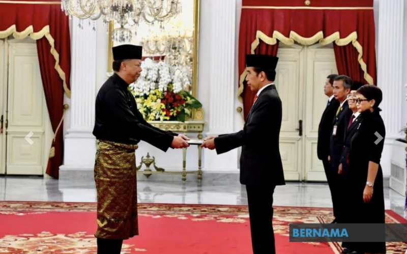 New Malaysian ambassador presents credentials to Jokowi