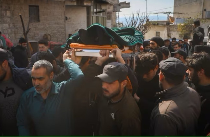 Clashes, revenge killings in Syria leave more than 1,000 dead