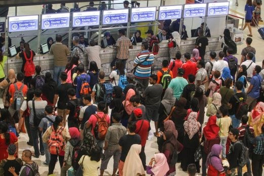 Express bus tickets remain available ahead of Hari Raya, with high demand on East Coast routes