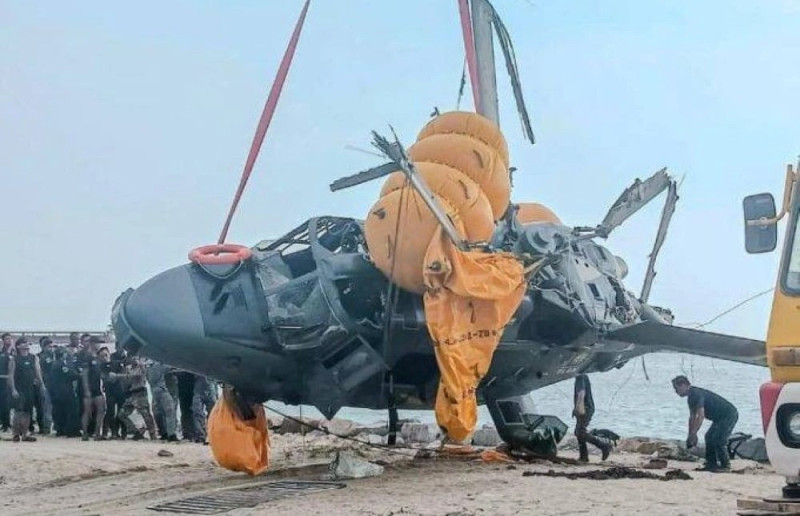 Navy helicopter crew to be transferred following emergency landing at Klebang Beach