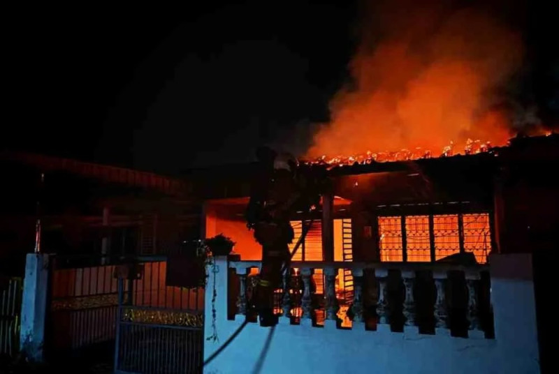 Four terrace houses destroyed in Taiping fire, no casualties reported