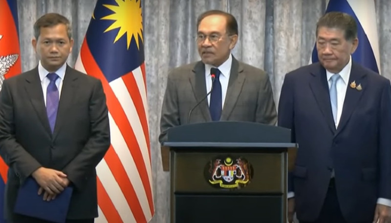 Malaysia brokers landmark peace pact between Thailand and Cambodia at ASEAN summit