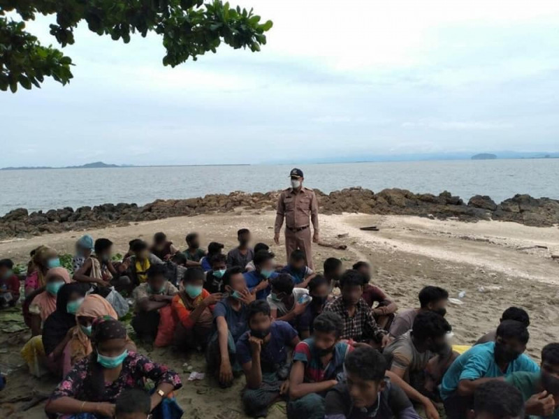 Thai authorities save 51 Rohingya refugees in Satun