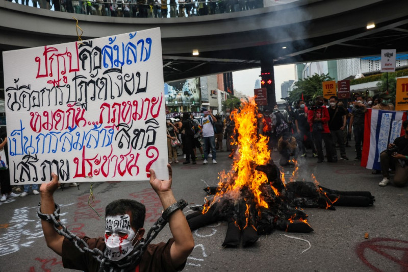 Reform, not overthrow: Thai protesters take to the streets post-court ruling