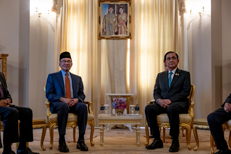 Thailand welcomes Anwar with red carpet