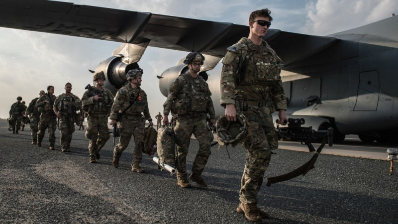 US deploys elite airborne troops to Middle East as Trump weighs escalation in Iran war