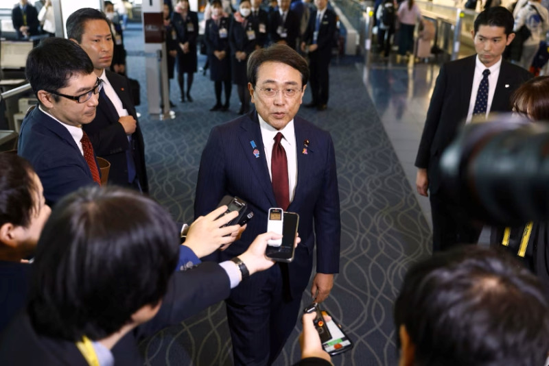 Trump jumps into tariff talks with Japanese officials, hails 'big progress'