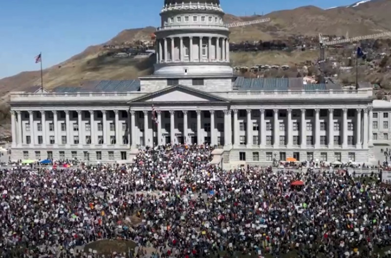 Anti-Trump protesters gather in Washington, other US cities