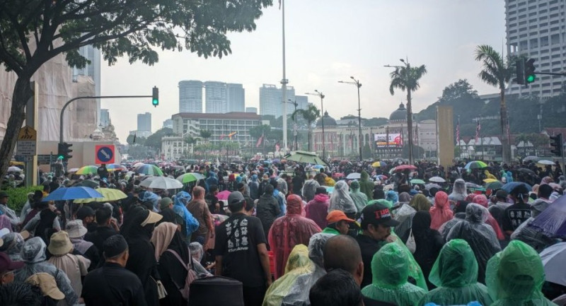 PAS-led rally calling for Anwar’s resignation sees some 18,000 participants