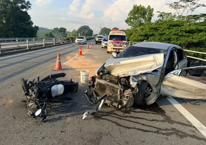 Two men killed after five-vehicle crash on Johor-Singapore second link