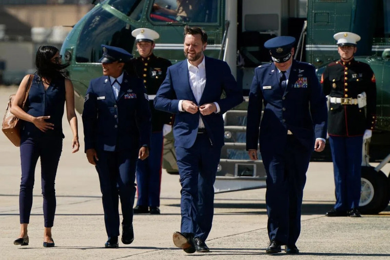 US and Iran open high-stakes peace talks amid Hormuz dispute and fragile Lebanon truce