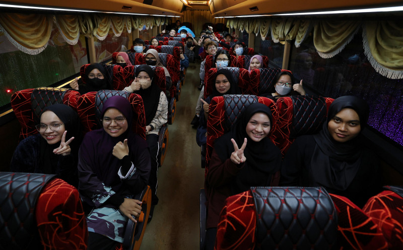 GE15: UTM provides 43 buses to send 1,600 students home to vote