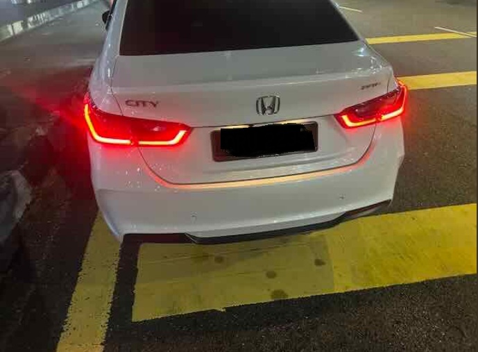 Tourist claims he was locked in car, threatened to pay RM300 from KLIA T2 to T1