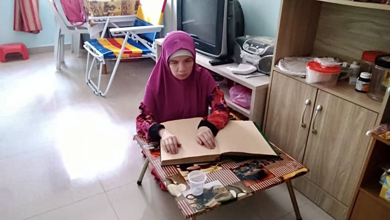 In darkness, blind Muslim convert finds the light through Quran