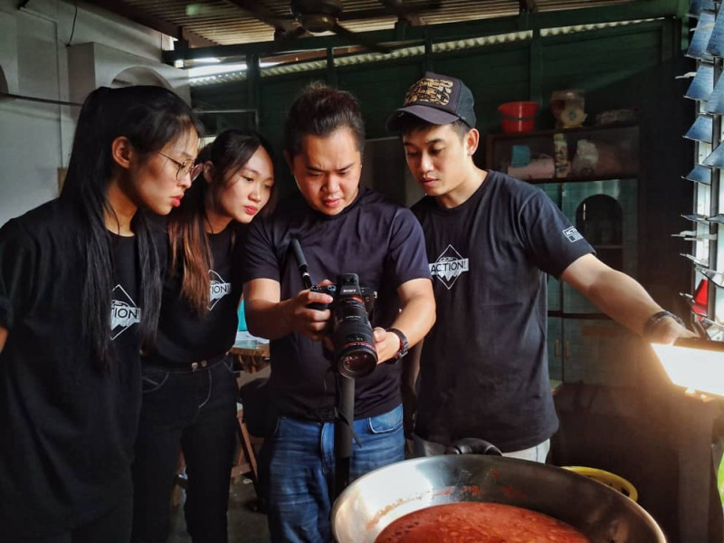 Malaysian students win international award for ‘Red Wine Chicken’ documentary film