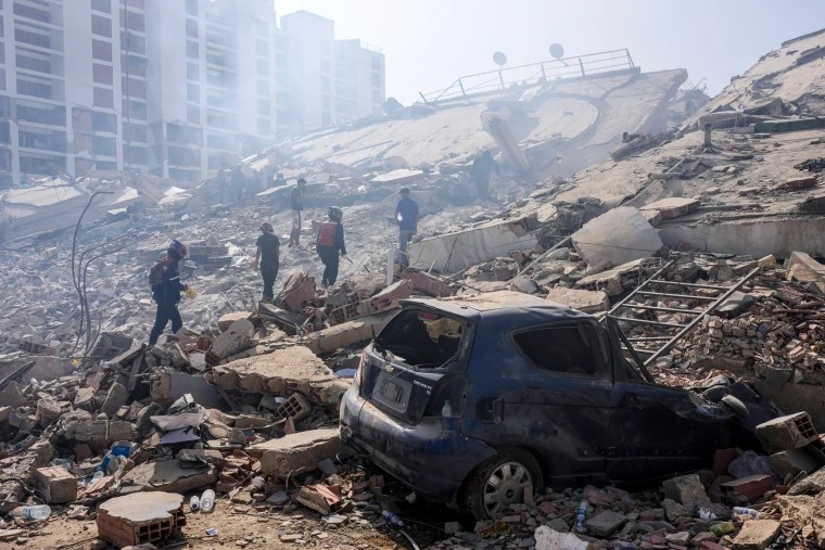 Venezuela earthquake death toll surges above 1,400 as tens of thousands remain missing
