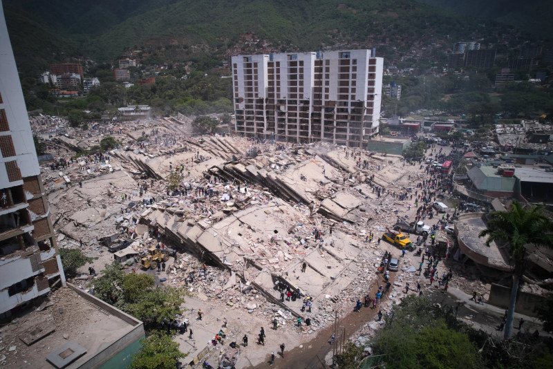 Venezuela quakes: Over 900 dead as massive rescue effort continues with international aid pouring in 