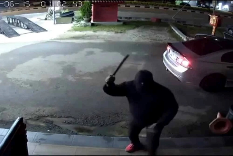 Manhunt begins for violent trio in Teluk Intan entertainment venue armed robbery