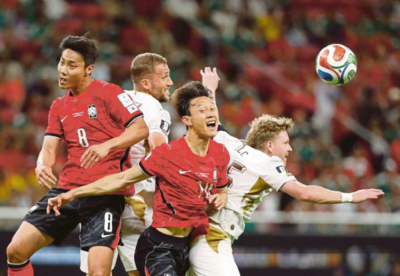South Korea stage late comeback to beat Czech Republic 2-1 in World Cup opener