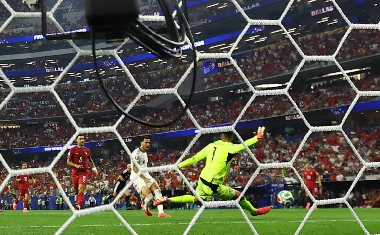 Merino’s stoppage-time winner sends Spain into World Cup quarter-finals