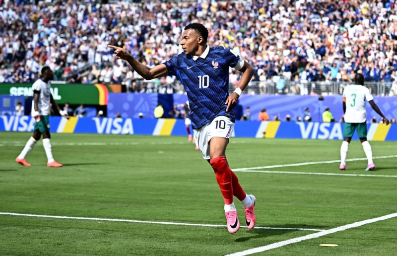 Mbappé cements legacy with record second World Cup Golden Boot as Messi falls short