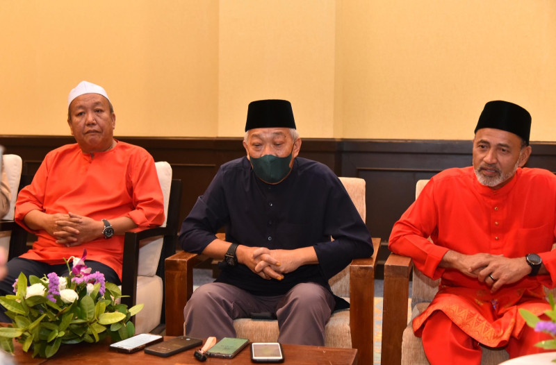 Bung sticks to hardline stand but leaves door open for alliances