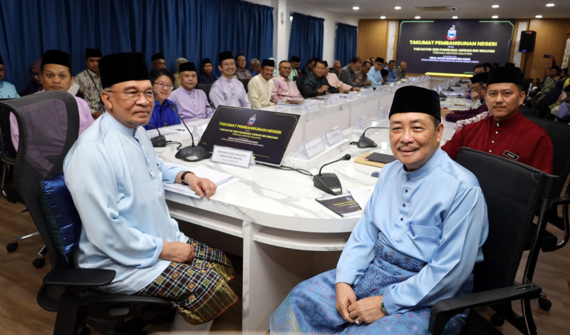 Keep politics stable so we can focus on progress, Anwar tells Malaysians