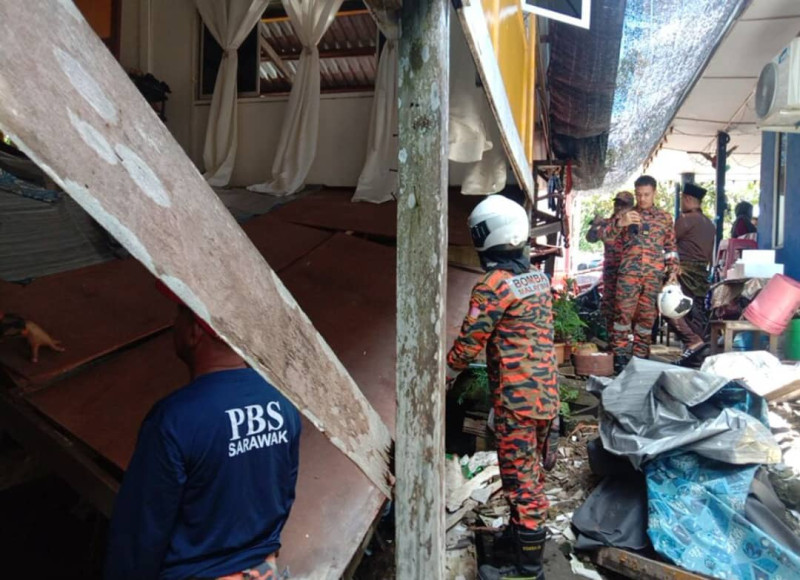 4 injured, 6 escape unhurt when kampung house collapses in Bako, Sarawak