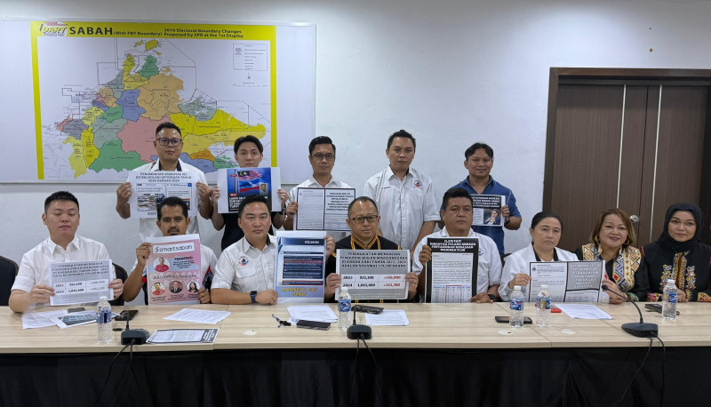 Warisan Youth present fact sheets to challenge GRS on Sabah’s immigration records