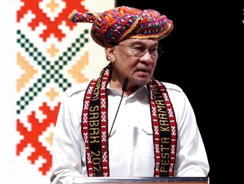 PM invokes “Bersekutu Bertambah Mutu” message in Kaamatan address